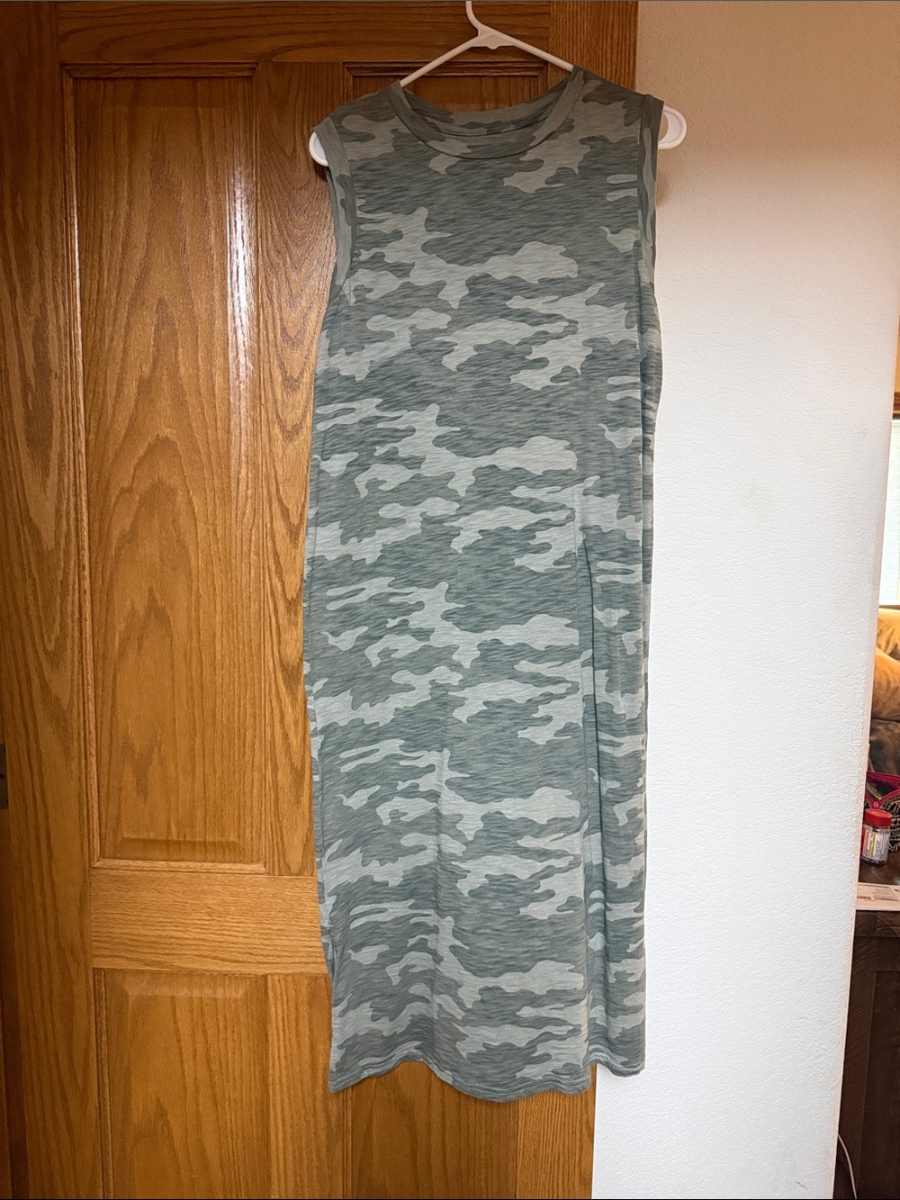Universal thread Sleeveless Camo Midi Dress in Green size M